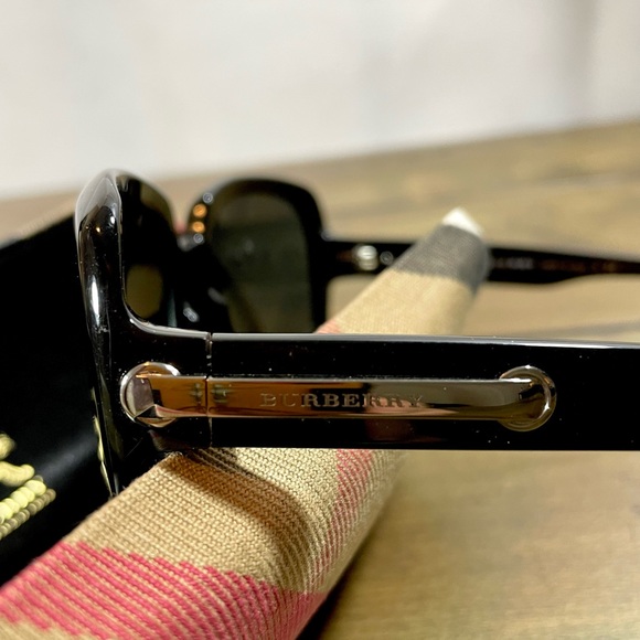 Burberry Sunglasses B 4051 - Picture 3 of 14